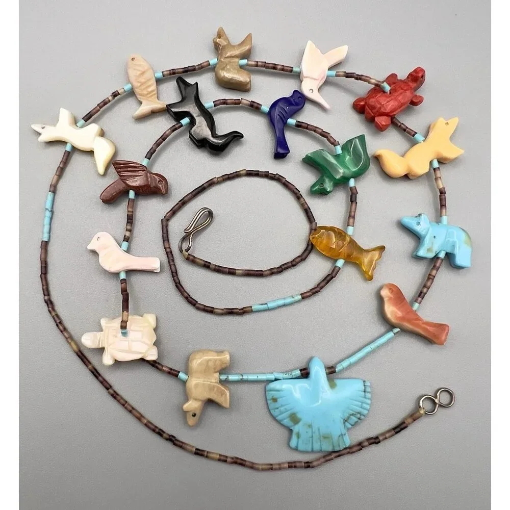 Vintage 70s Zuni Native American Carved Fetish Gemstone Necklace - Picture 3 of 11